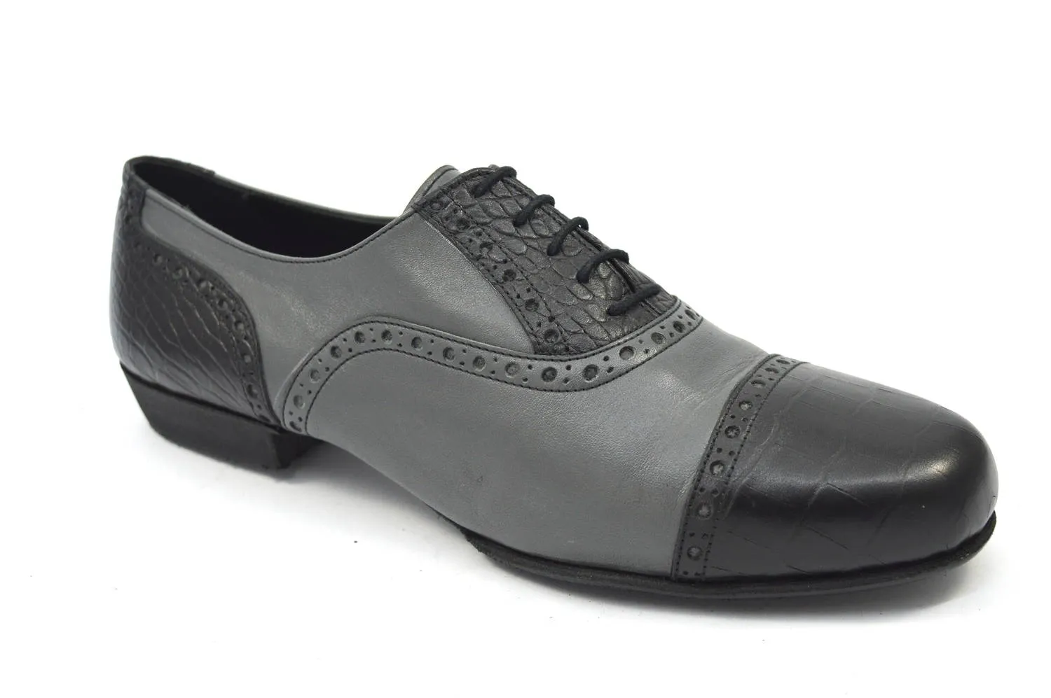 192 d Men’s tango shoe made of black and grey leather. - Image 1