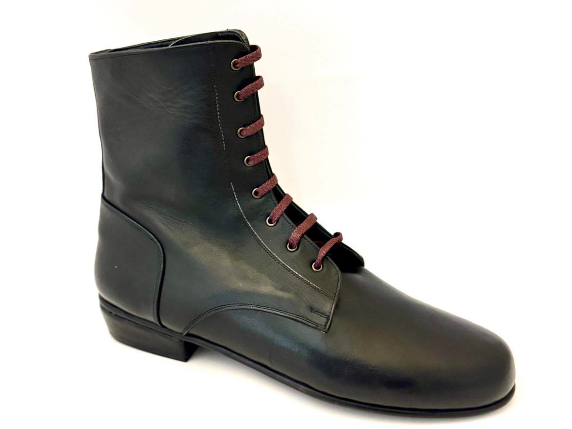 247 (2) Modern dance ankle boots made of black leather - Image 1